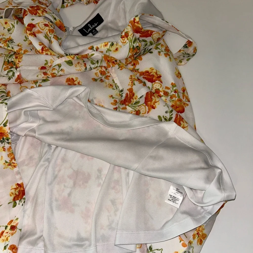 Lulus‎ Day Date white, orange floral dress, fully lined, tie back sz Medium